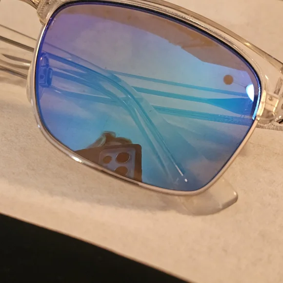 Maui Jim KAWAKI Polarized Sunglasses Crystal B257-05CR_quarter.jpg?imwidth=900 main image 4